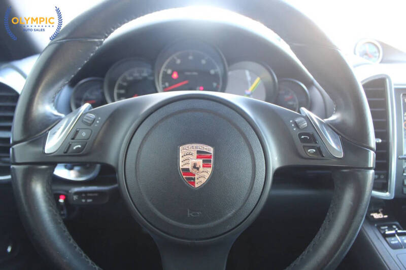 2014 Porsche Cayenne Platinum