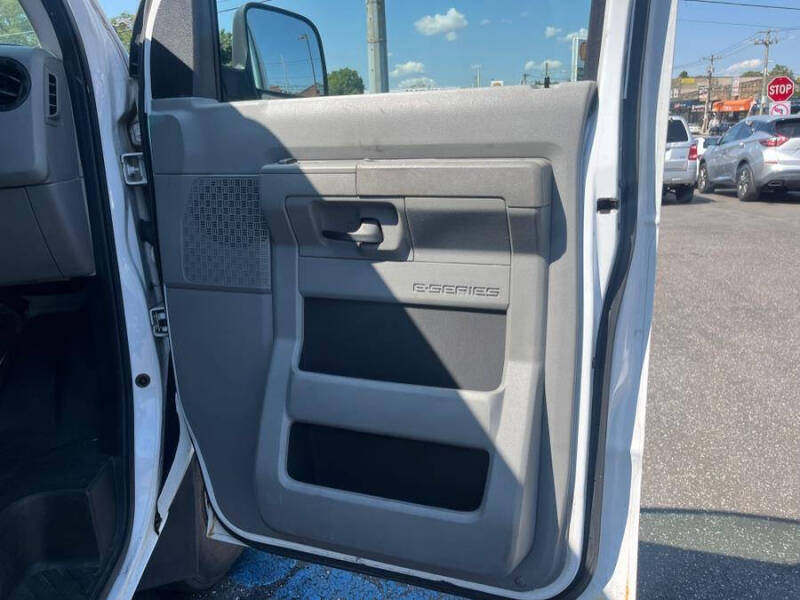 2014 Ford E-Series E-250