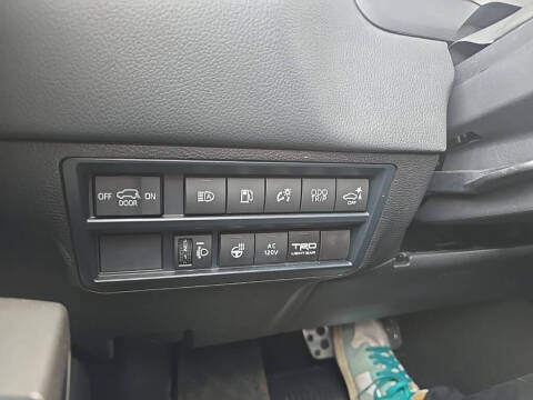 2025 Toyota Sequoia Platinum