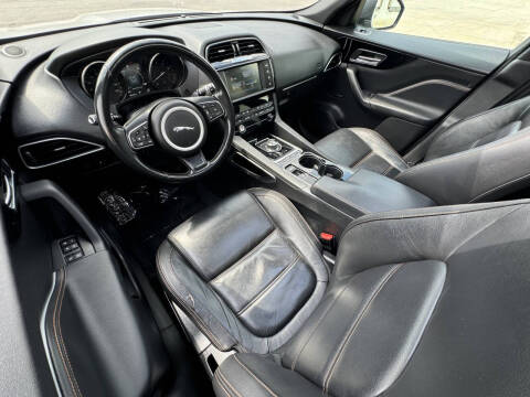 2017 Jaguar F-PACE 35t Prestige