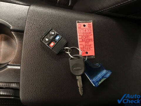 2005 Ford Mustang GT Deluxe