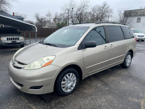 2006 Toyota Sienna for sale at Elliott Autos in Killeen TX