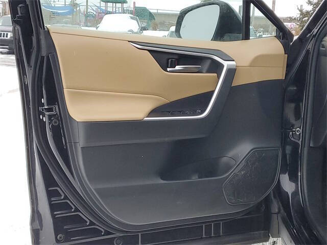 2022 Toyota RAV4 Hybrid XLE