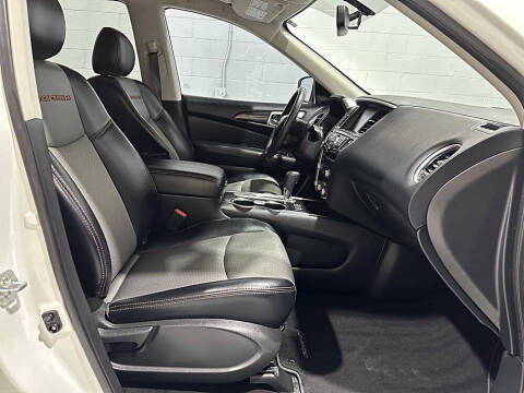 2020 Nissan Pathfinder SV