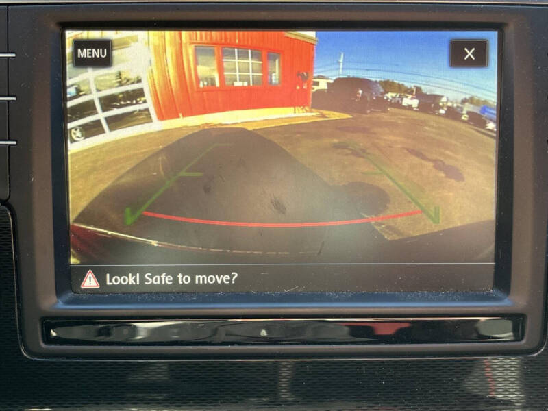 2017 Volkswagen Golf GTI Sport