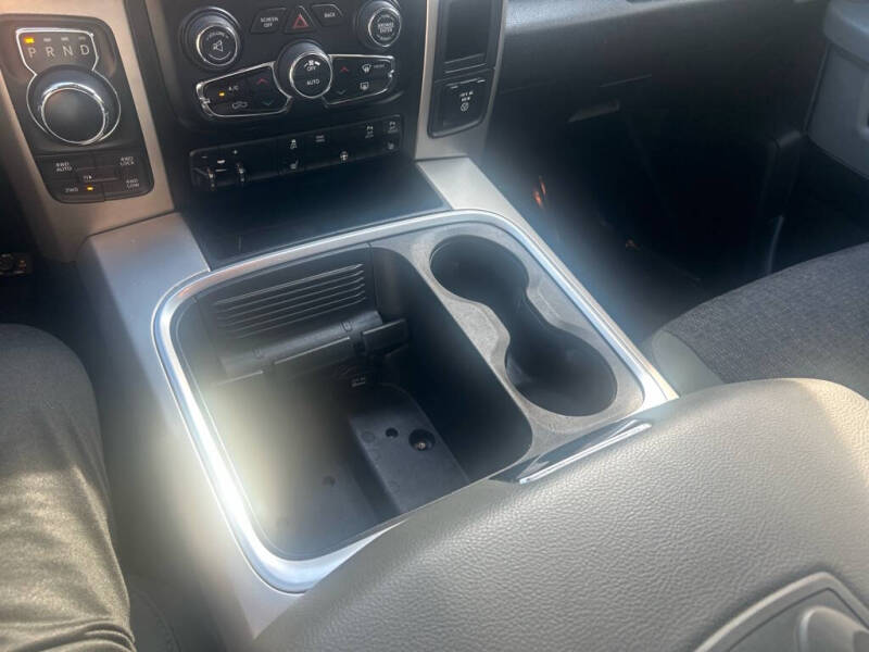 2017 RAM 1500 SLT