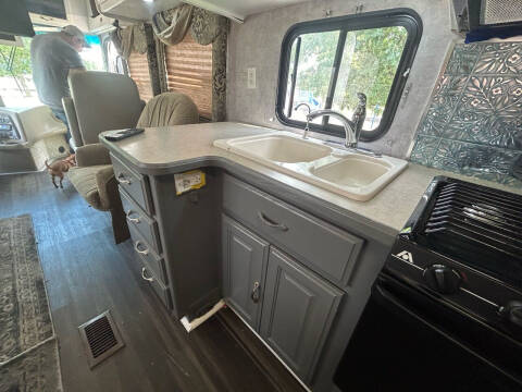 2005 Freightliner XCS Chassis