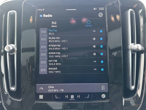 2025 Volvo XC40 B5 Plus Dark Theme