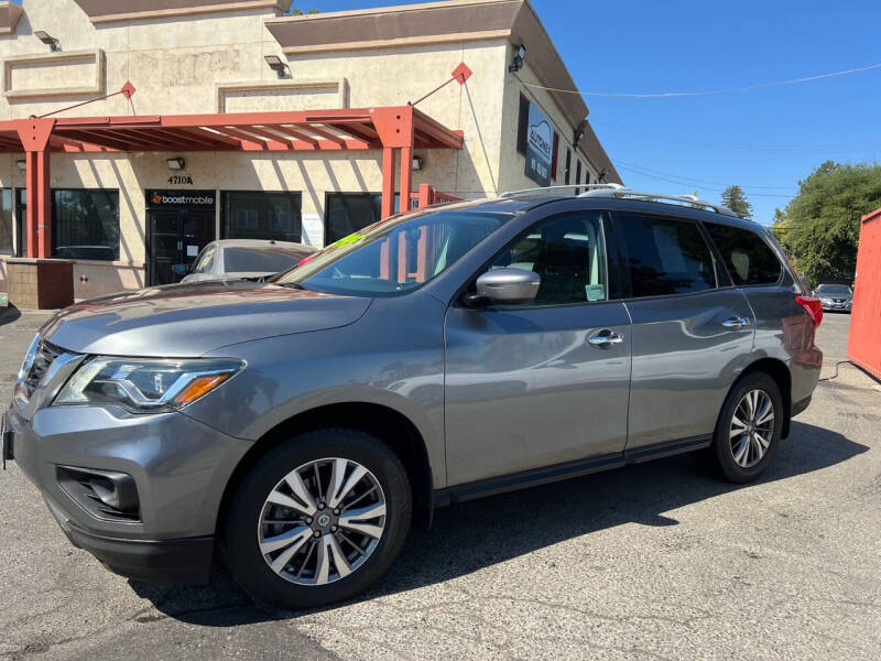 2020 Nissan Pathfinder S photo 4