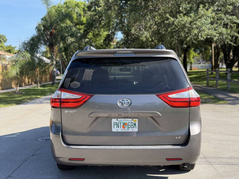 2015 Toyota Sienna LE Mobility 7-Passenger