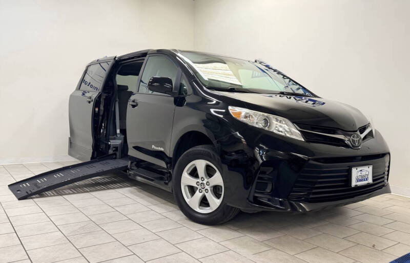 2020 Toyota Sienna LE Mobility 7-Passenger