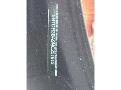 2022 Nissan Pathfinder SV