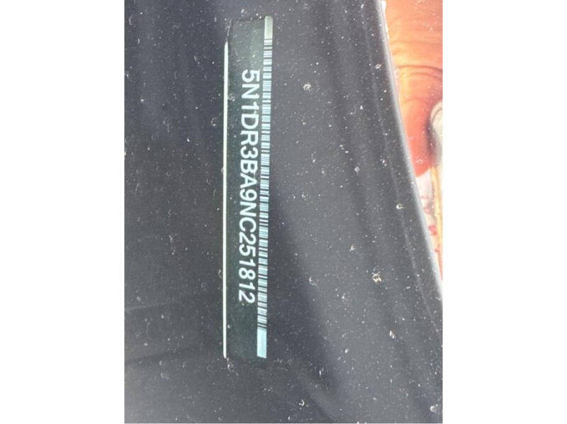 2022 Nissan Pathfinder SV