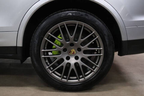 2017 Porsche Cayenne S E-Hybrid Platinum Edition