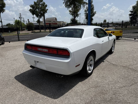 2014 Dodge Challenger SXT