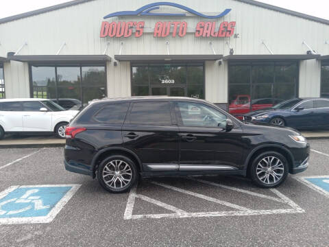 2016 Mitsubishi Outlander for sale at DOUG'S AUTO SALES INC in Pleasant View TN