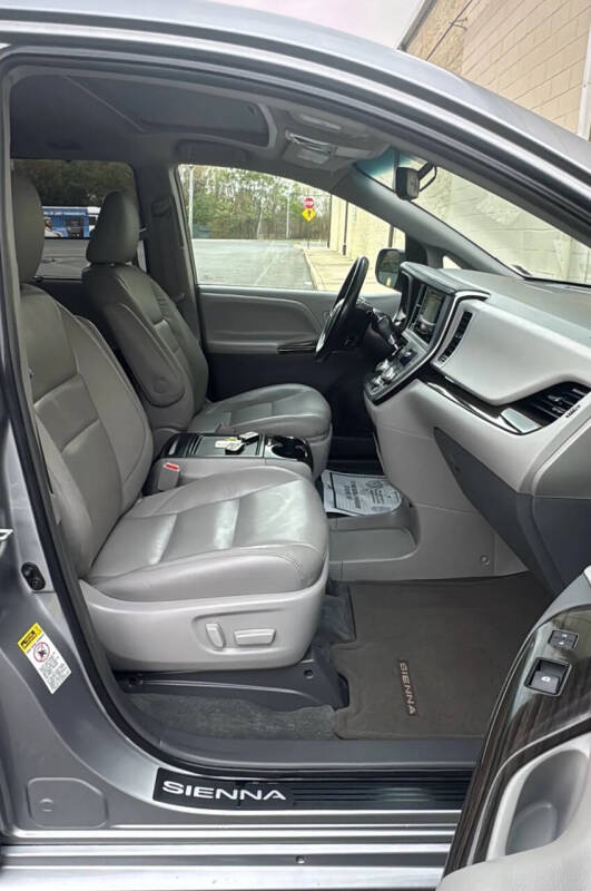 2016 Toyota Sienna