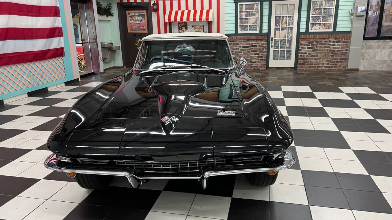 1966 Chevrolet Corvette 12
