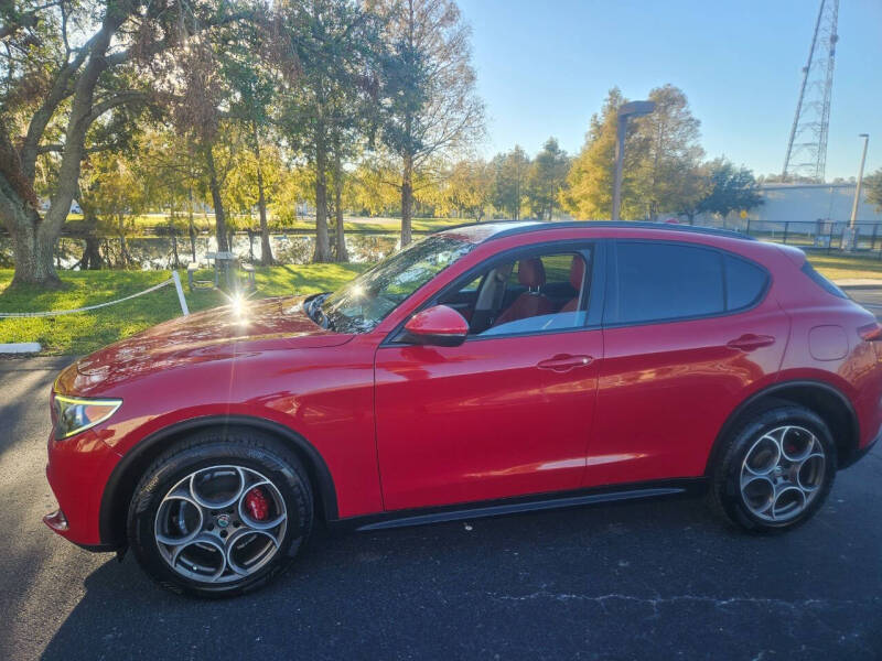 2018 Alfa Romeo Stelvio Sport photo 3