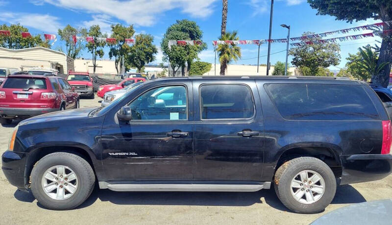 2011 GMC Yukon XL SLE