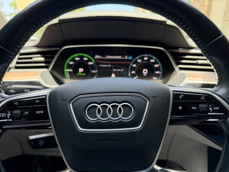 2019 Audi e-tron quattro Premium Plus