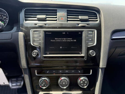 2017 Volkswagen Golf GTI S