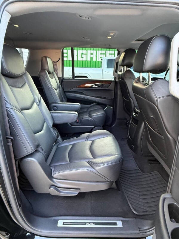 2016 Cadillac Escalade ESV Luxury Collection