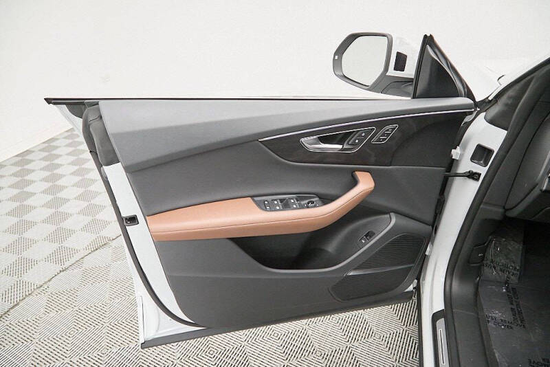 2023 Audi Q8 quattro Premium Plus 55 TFSI