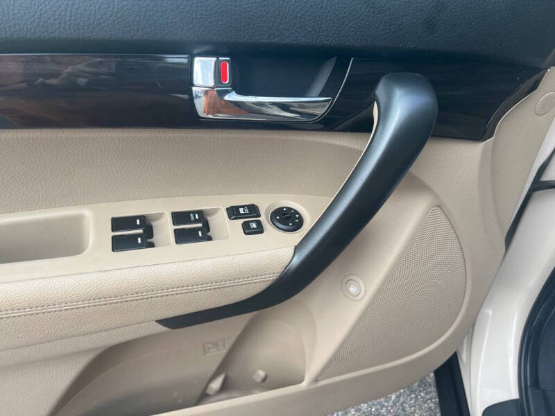 2011 Kia Sorento LX