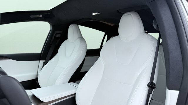 2023 Tesla Model X Standard Range