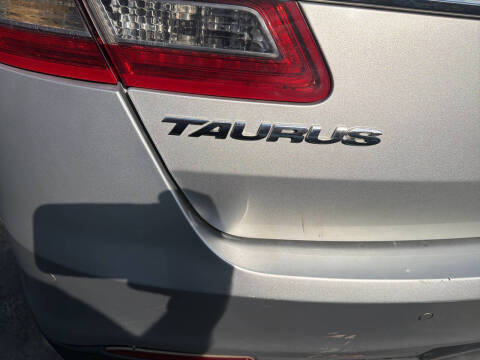 2013 Ford Taurus SEL