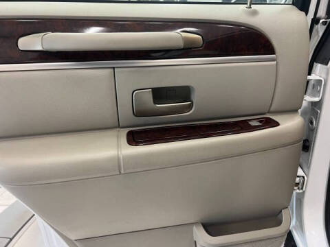 2009 Lincoln Town Car Signature Limited