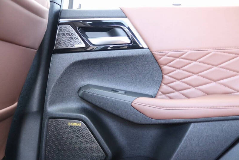 2025 Mitsubishi Outlander SEL