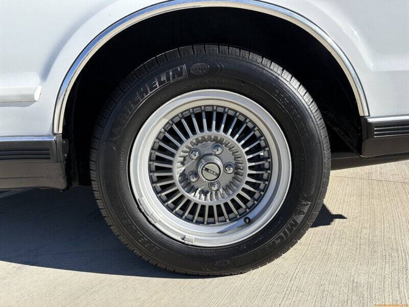 1989 Lincoln Mark VII LSC