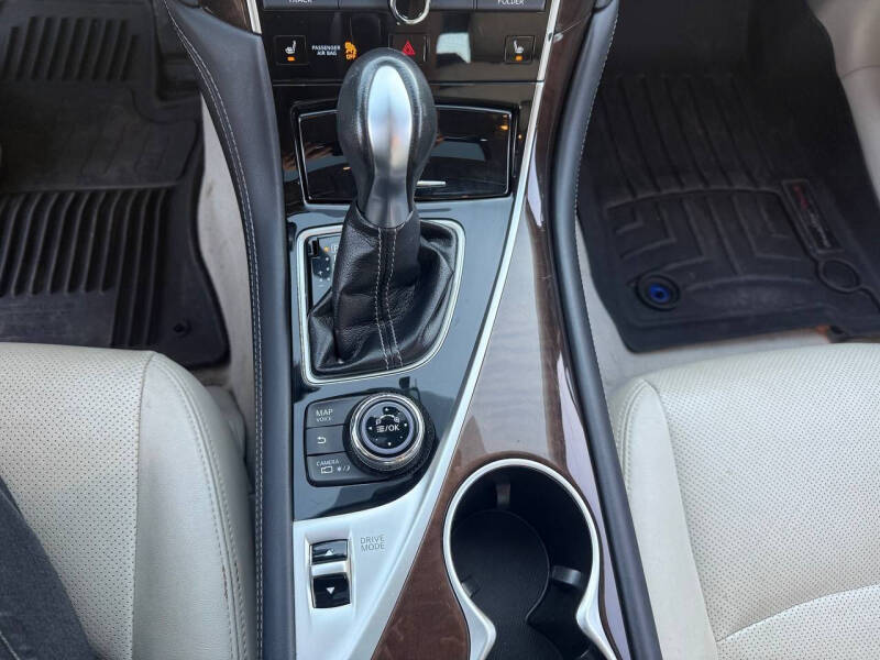 2017 Infiniti Q50 Hybrid Premium