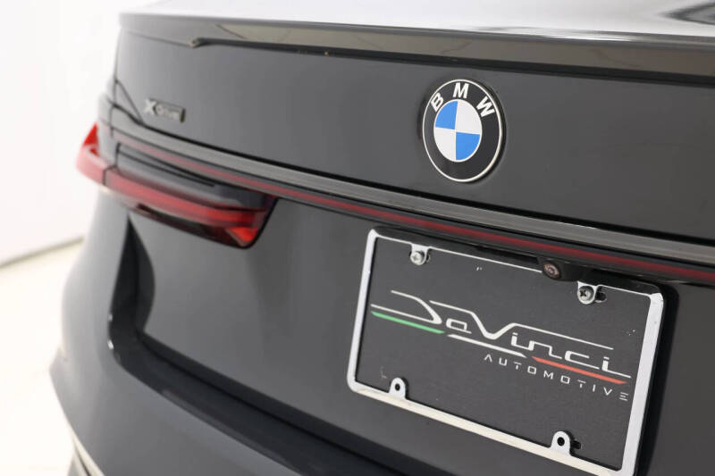 2022 BMW 7 Series M760i xDrive