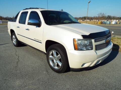 2011 Chevrolet Avalanche for sale at USA 1 Autos in Smithfield VA
