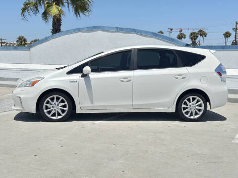 2013 Toyota Prius v Five