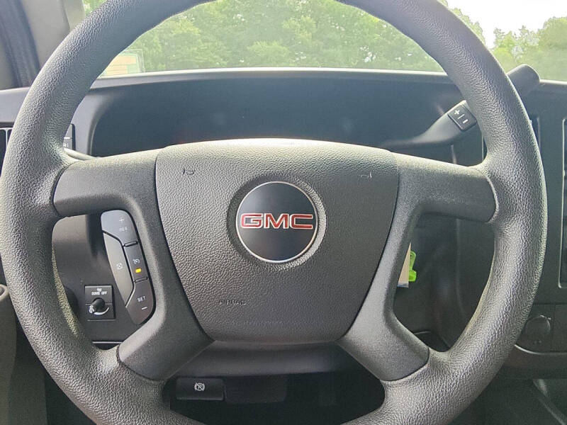 2025 GMC Savana 2500