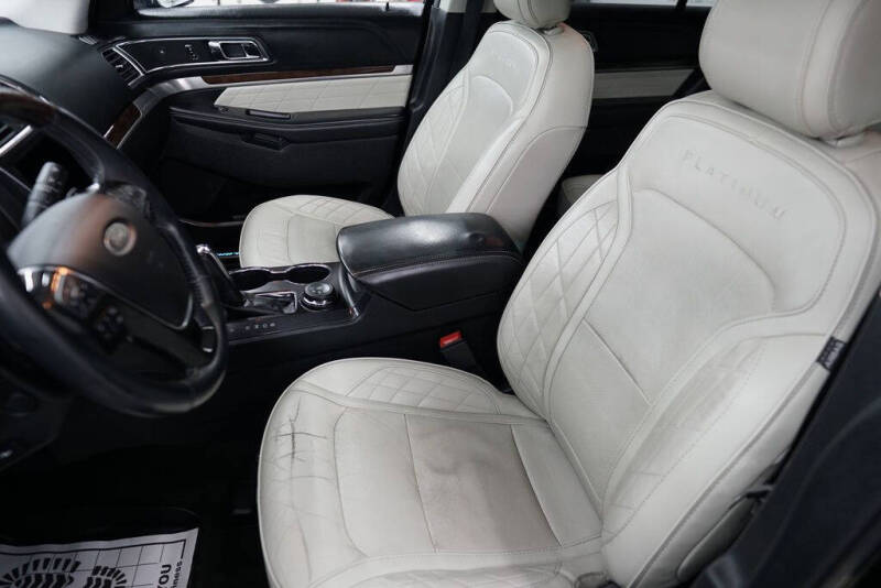 2017 Ford Explorer Platinum