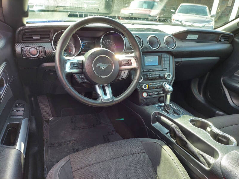 2015 Ford Mustang V6