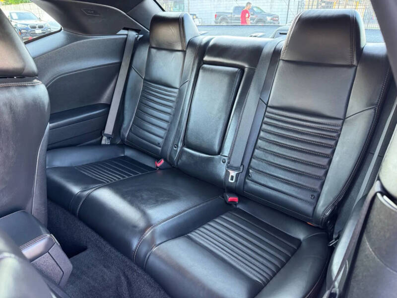 2014 Dodge Challenger R/T Shaker Package