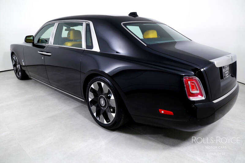 2024 Rolls-Royce Phantom EWB