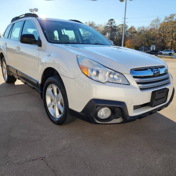 2014 Subaru Outback null photo 8