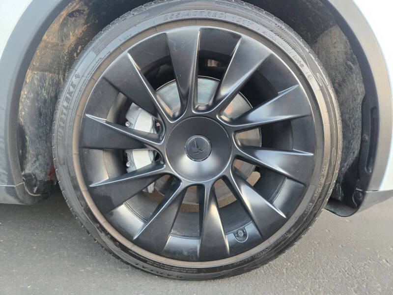 2024 Tesla Model Y Long Range