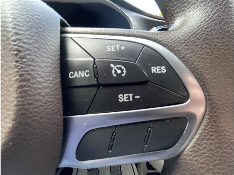 2017 Chrysler Pacifica LX