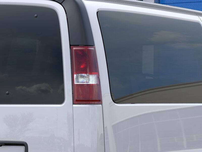 2025 Chevrolet Express LS 3500