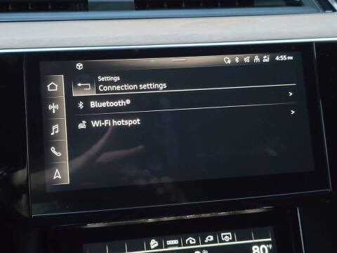 2024 Audi Q8 e-tron quattro Premium Plus