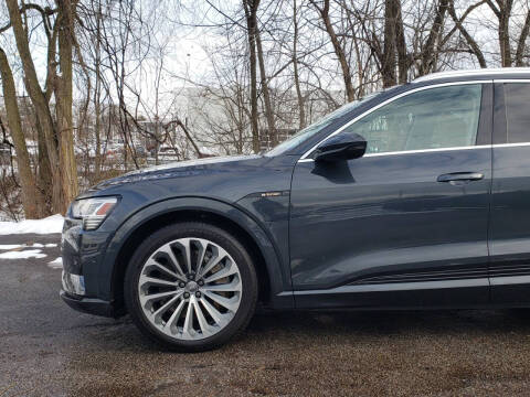 2019 Audi e-tron quattro Prestige