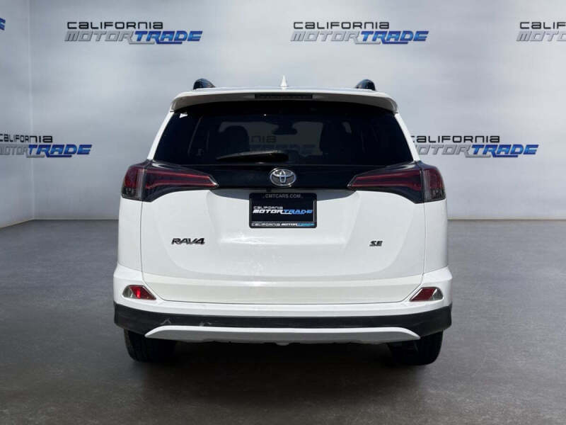 2017 Toyota RAV4 SE